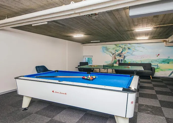 Apartment 4 Person In *
